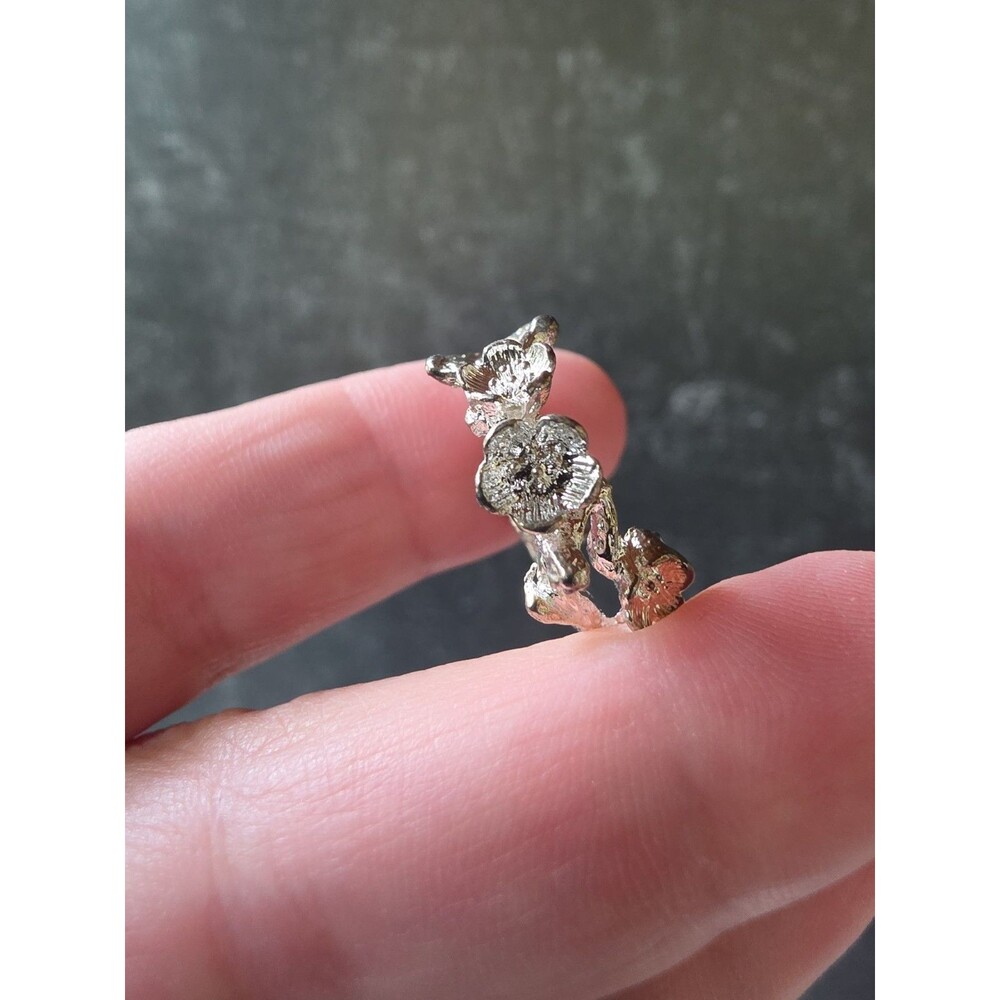 Floral Silver Tone Metal Ring Size 7.25 Costume Jewelry READ Description